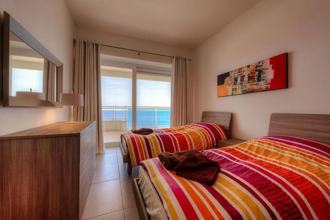Seafront Luxury Apartment With Pool Sliema