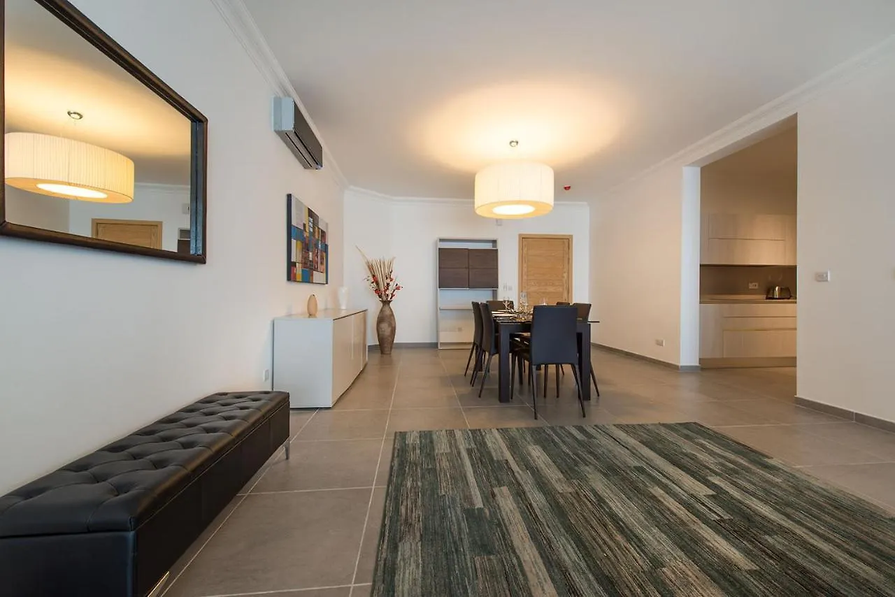 סליאמה Seafront Luxury Apartment With Pool
