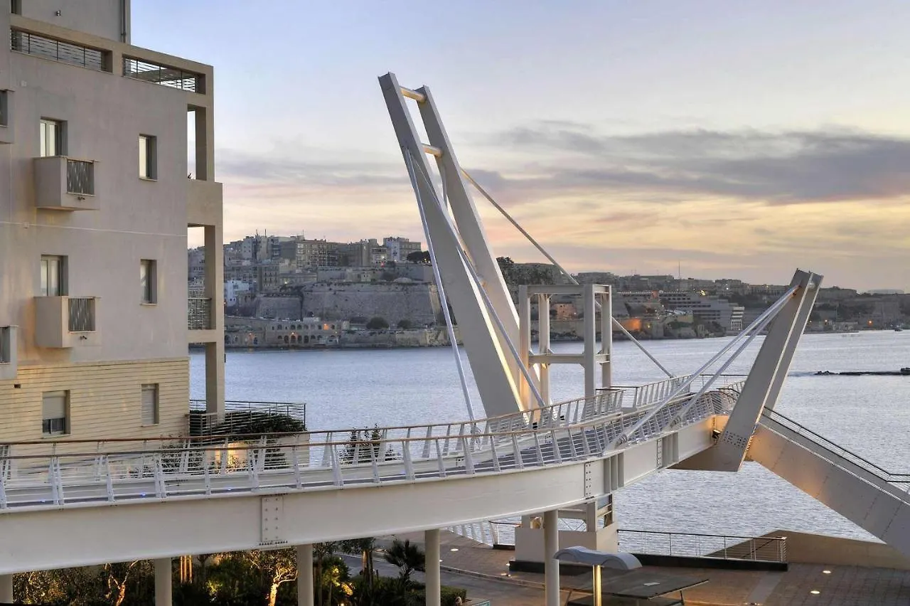 סליאמה Seafront Luxury Apartment With Pool 0*,