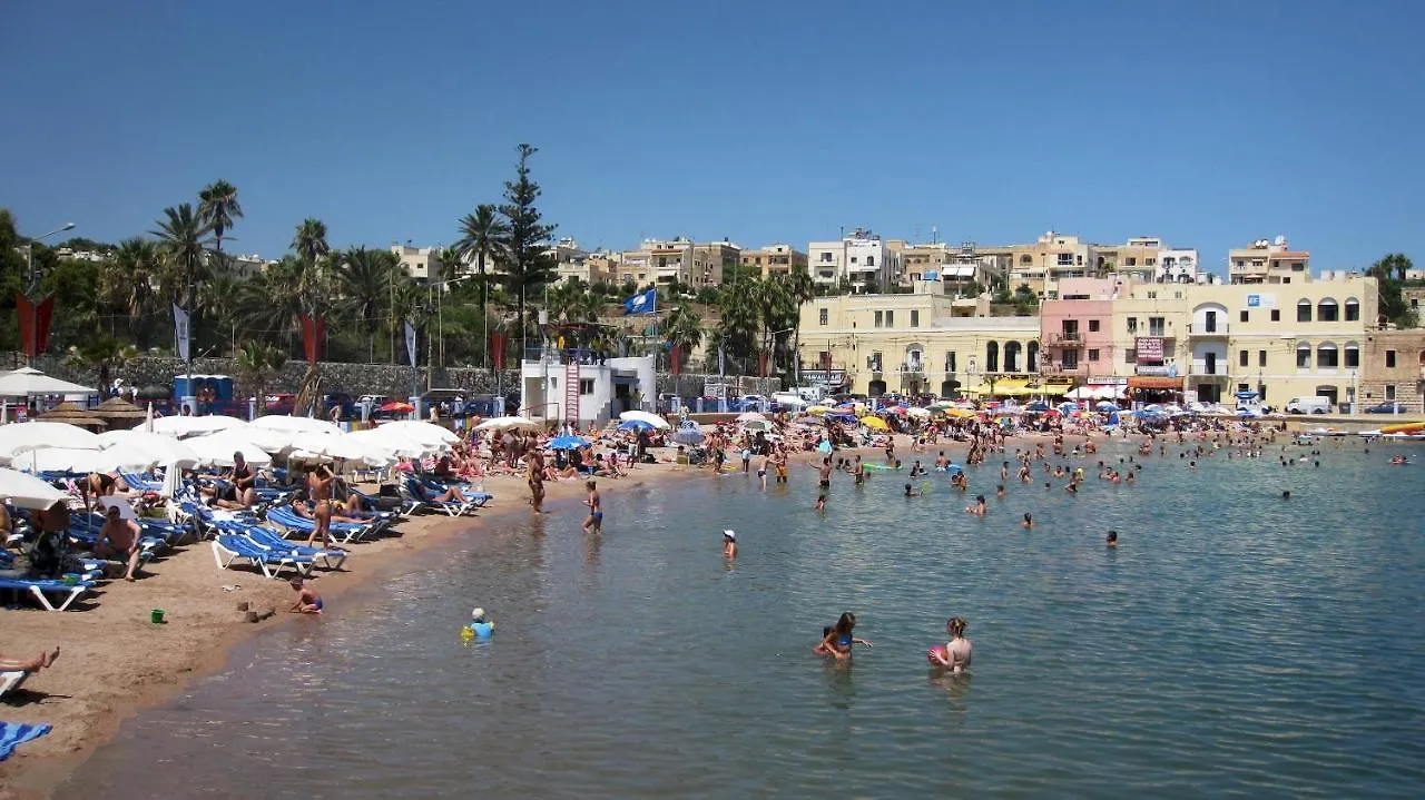 סליאמה Seafront Luxury Apartment With Pool
